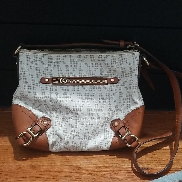 Michael Kors Brown and Cream Crossbody Leather Bag - Picture 7 of 11